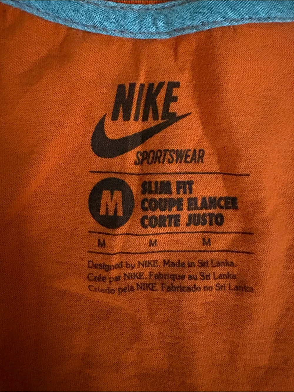 Nike Women’s ORANGE V-Neck Graphic Logo Tee-NWT